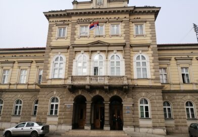 РАЗБОЈНИЦИ СЕ БРАНИЛИ ЋУТАЊЕМ