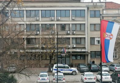 ДОБИО 500 ЕВРА ЗА ПАЉЕЊЕ АУТОМОБИЛА