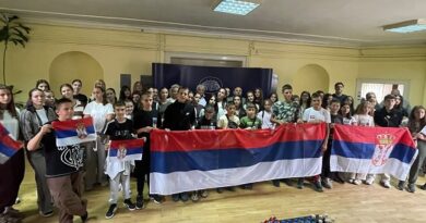 СТАНИМИРОВИЋ СА ДЕЦОМ ИЗ РЕПУБЛИКЕ СРПСКЕ: ДРИНА ЈЕ КИЧМА СРПСКОГ НАРОДА КОЈА НАС ПОВЕЗУЈЕ И СПАЈА