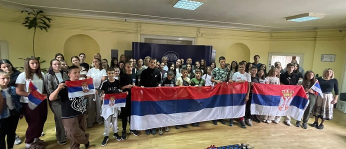 СТАНИМИРОВИЋ СА ДЕЦОМ ИЗ РЕПУБЛИКЕ СРПСКЕ: ДРИНА ЈЕ КИЧМА СРПСКОГ НАРОДА КОЈА НАС ПОВЕЗУЈЕ И СПАЈА