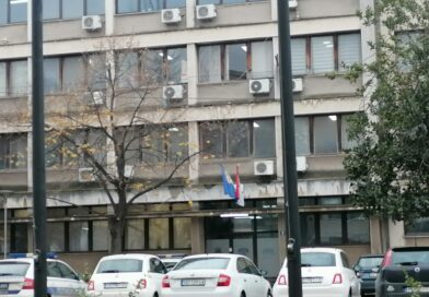 ОДРЕЂЕН ПРИТВОР МАЛОЛЕТНИКУ ЗБОГ НАПАДА НОЖЕМ